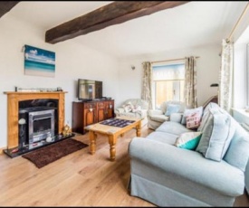 Lovely large cottage - sleeps 11, 4 bedrooms Cromer Norfolk
