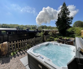 3 Railway Cottage Pickering, Hot Tub, Dog Friendly, Private Secure Garden