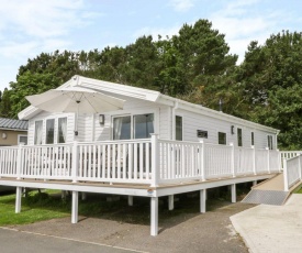 Charming lodge located on Cayton Bay Holiday Park