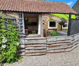 Larch Cottage (dog Friendly) with Hot Tub