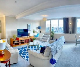 Scarborough-Penthouse, with private balcony, lift and parking