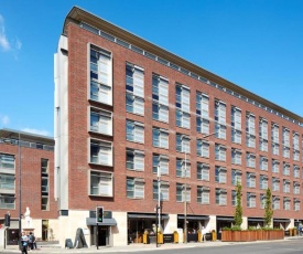 Zeni Apartments, 7 Bed Apartment in Central Liverpool
