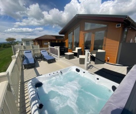Hot Tub Lodge Percy Wood Golf Course