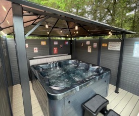 Pheasant’s Hollow - luxury hot tub with free golf for guests