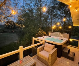 Torrey Pines - luxury hot tub lodge with free golf for guests