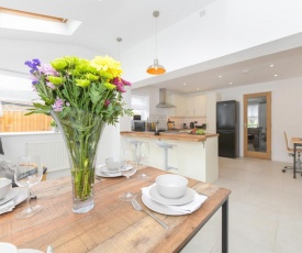 Mickleborough House - Modern, Warm and Classy 3 Bedroom in West Bridgford